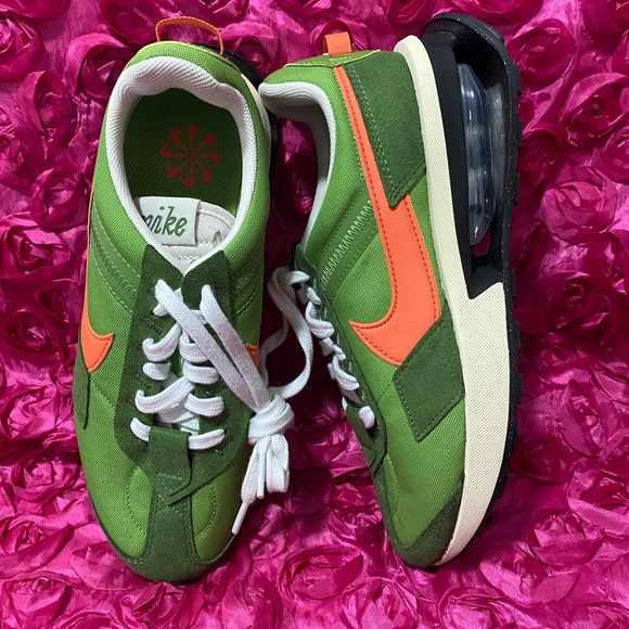 Nike Air Max Pre-Day LX Men's Shoes - Picture 2 of 11